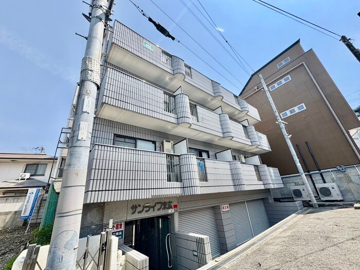 サンライフ末広の物件外観写真