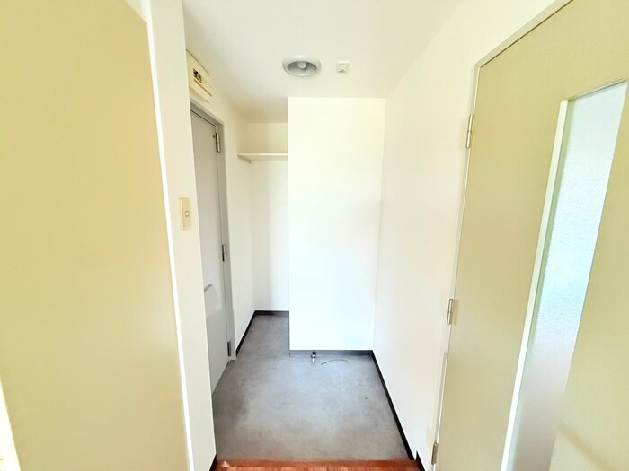 物件内観写真15　(玄関)