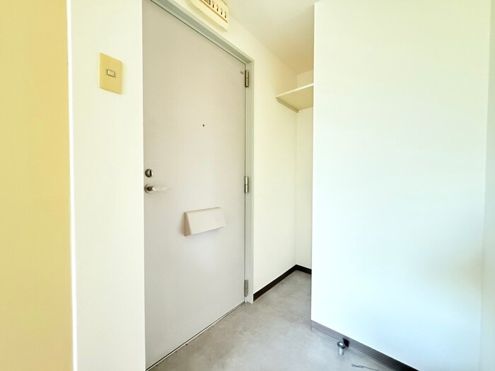 物件内観写真16　(玄関)