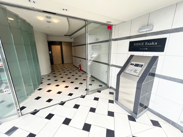 物件外観写真2　(エントランス部分)