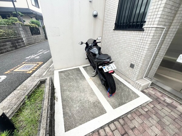 バイク置き場