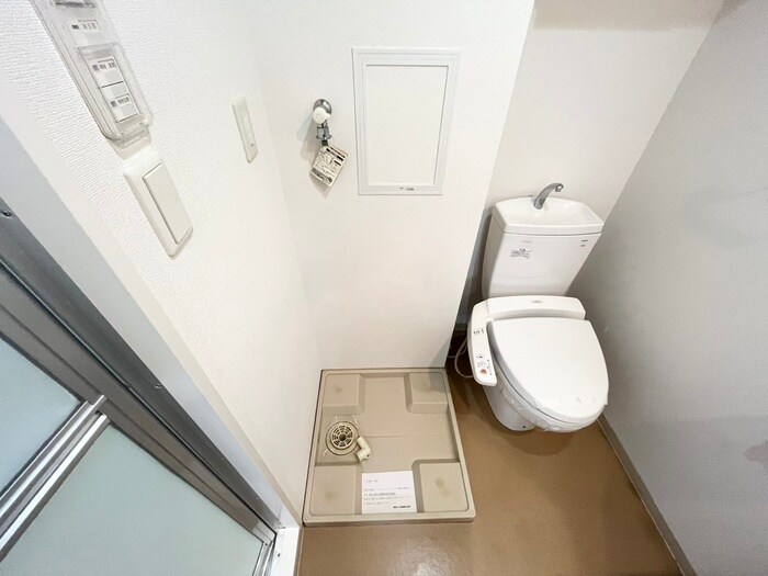 物件内観写真11　(洗濯機置場)