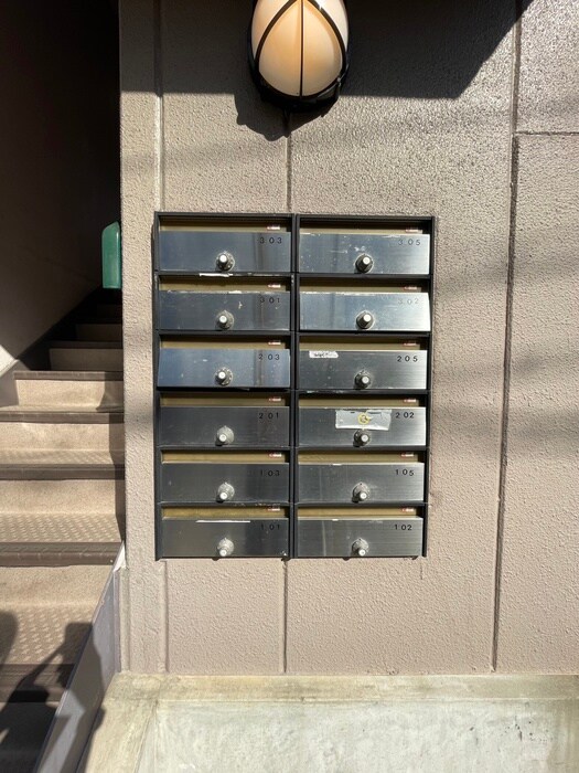 物件外観写真5　(エントランス部分)