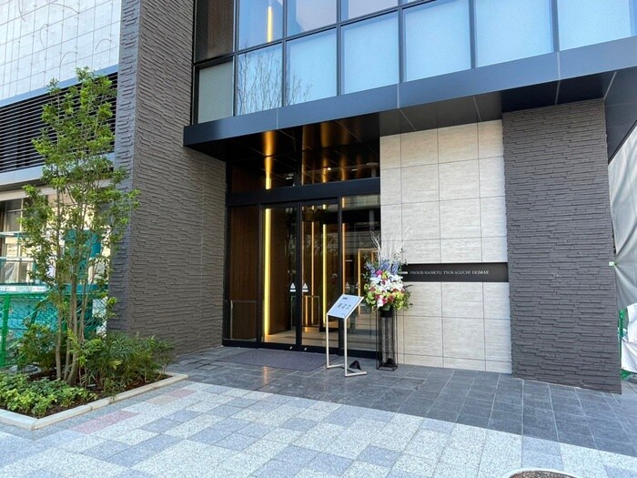 物件外観写真3　(エントランス部分)