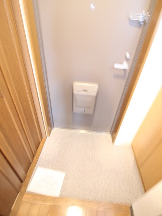 物件内観写真18　(玄関)