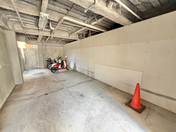 物件外観写真5　(駐輪場)