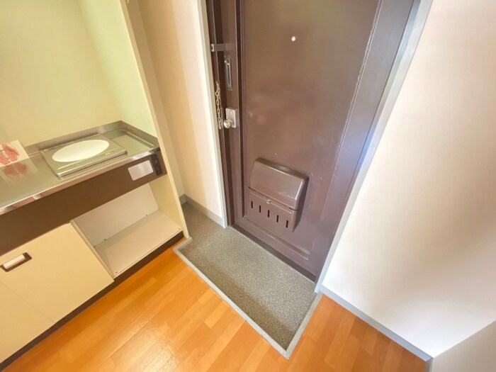 物件内観写真13　(玄関)