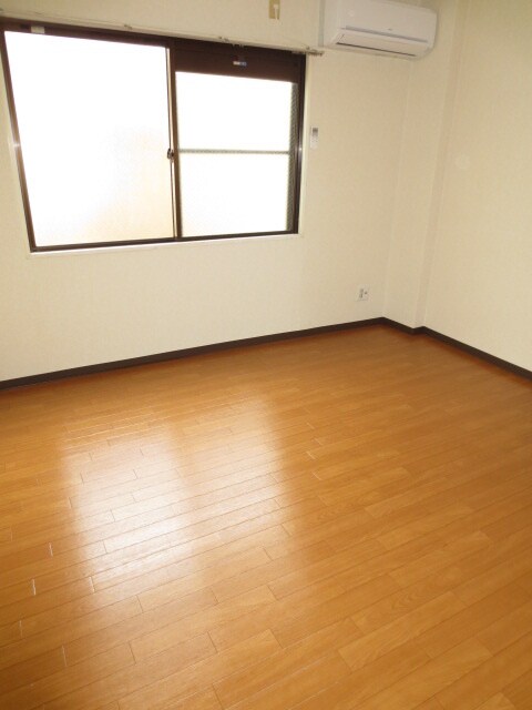 物件内観写真4　(居室)