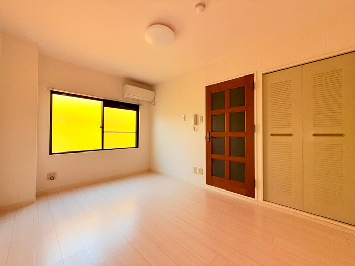 物件内観写真4　(居室)