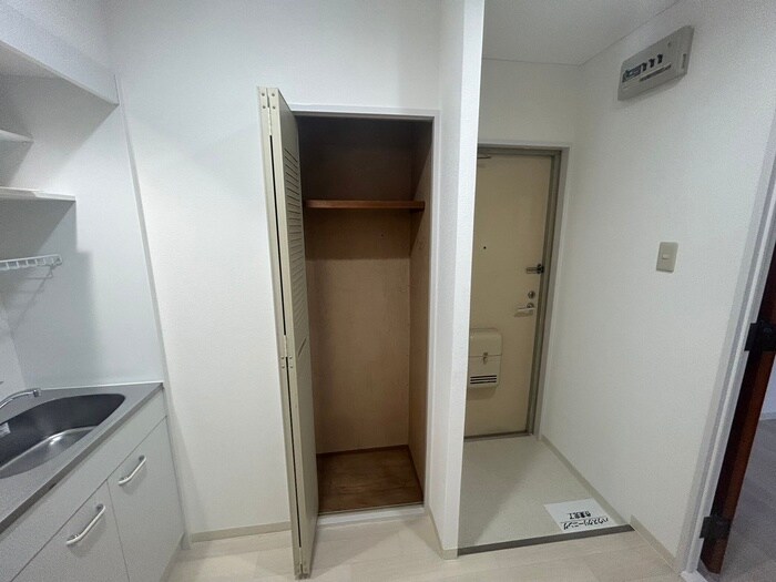 物件内観写真5　(収納)