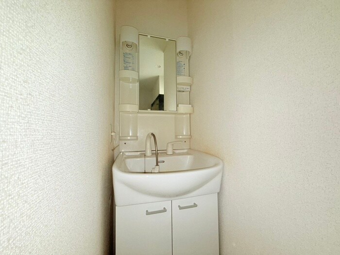 物件内観写真8　(洗面)