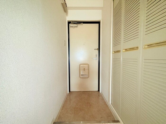 物件内観写真17　(玄関)