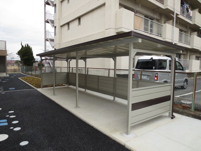 物件外観写真3　(駐輪場)