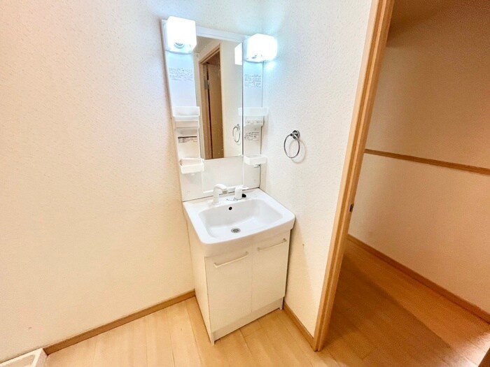 物件内観写真12　(洗面)