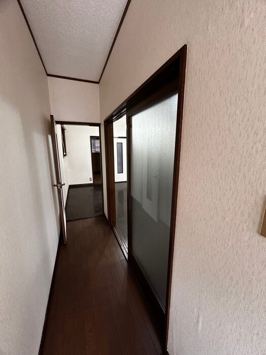 物件内観写真18　(廊下)
