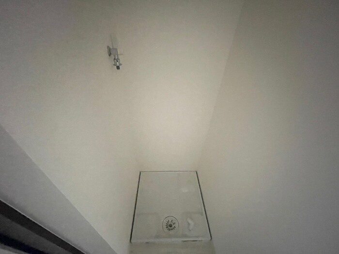 物件内観写真18　(洗濯機置場)