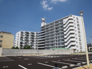 ﾛｰｽﾞｺｰﾎﾟﾆｭｰ江口ⅡC棟（401）外観写真