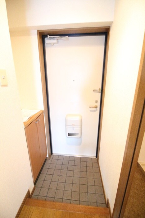 物件内観写真11　(玄関)