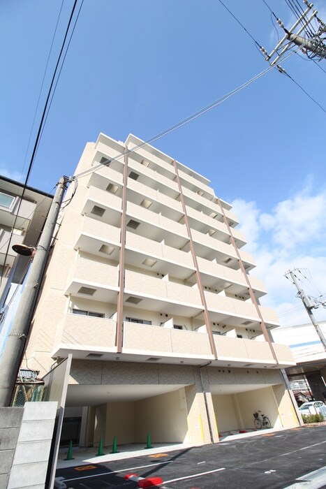 物件外観写真3　(駐車場)