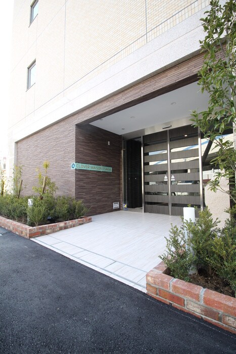 物件外観写真6　(エントランス部分)