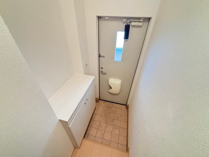物件内観写真15　(玄関)