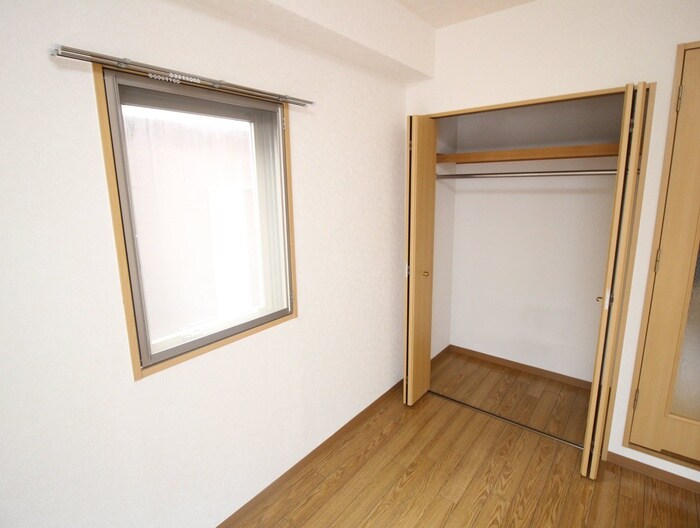 物件内観写真13　(収納)