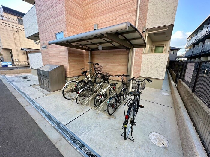 物件外観写真4　(駐輪場)