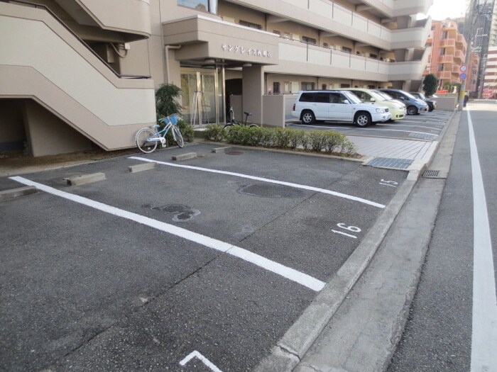 物件外観写真5　(駐車場)