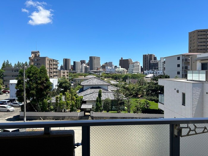 物件内観写真17　(室内からの展望)