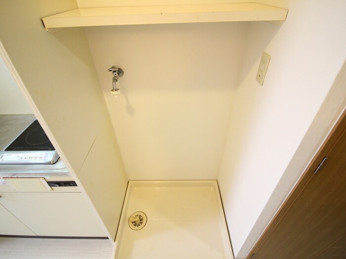 物件内観写真12　(洗濯機置場)