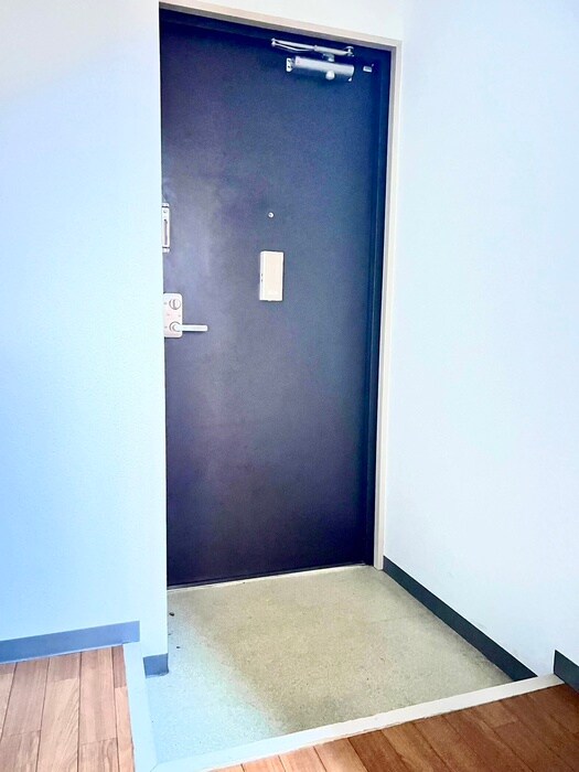物件内観写真15　(玄関)