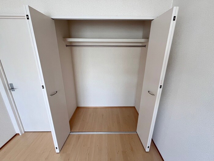 物件内観写真12　(収納)