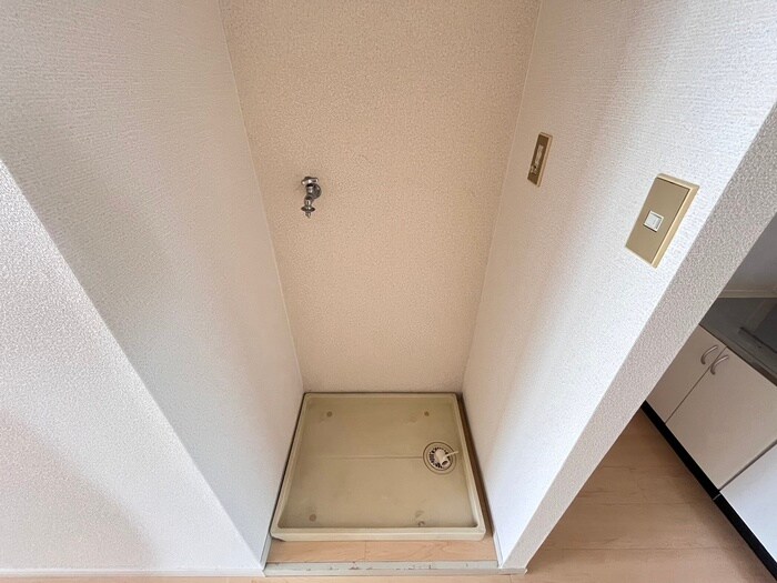 物件内観写真15　(洗濯機置場)