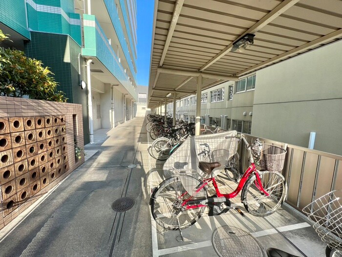 物件外観写真6　(駐輪場)