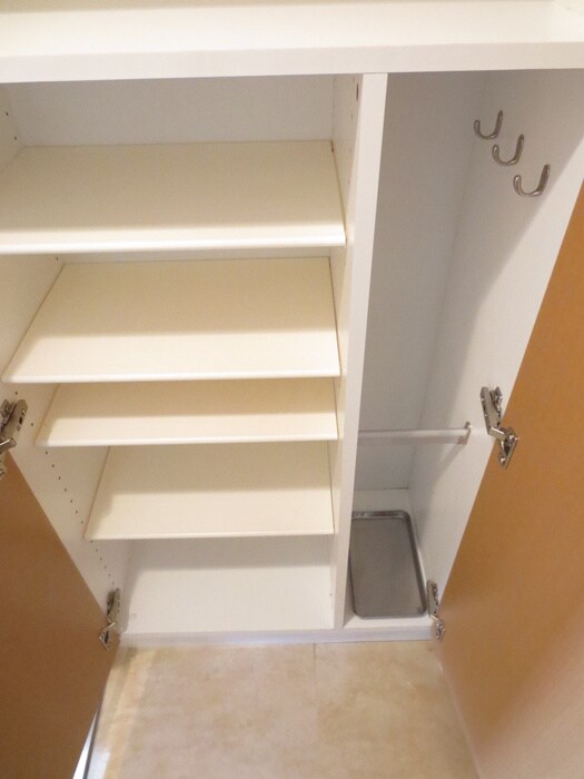 物件内観写真15　(靴箱)