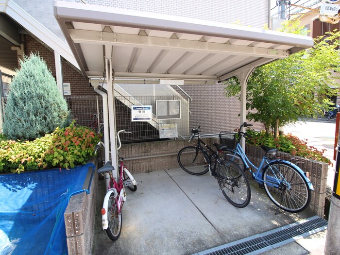 物件外観写真5　(駐輪場)