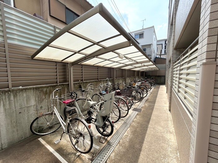 ヴィ－タ京都西院の駐輪場