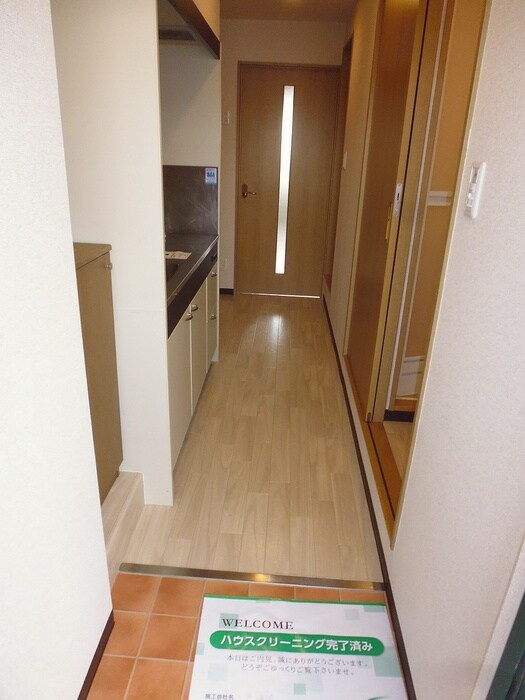 物件内観写真7　(玄関)