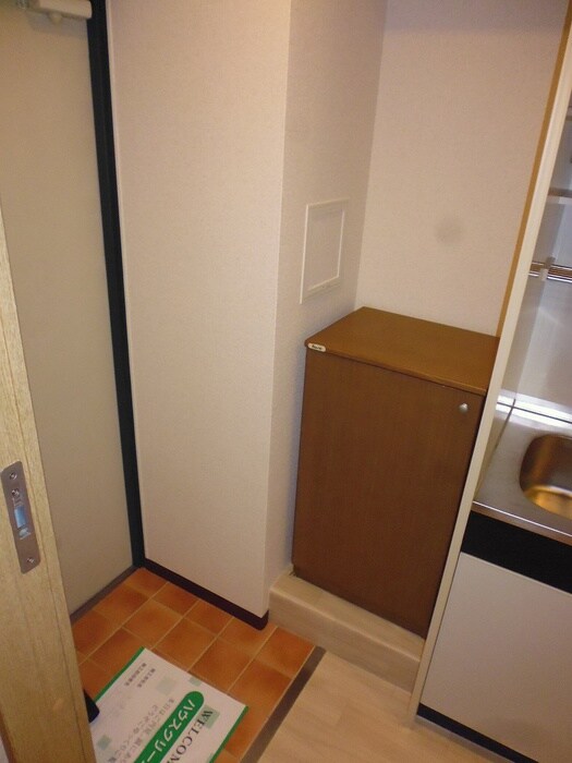 物件内観写真8　(玄関)