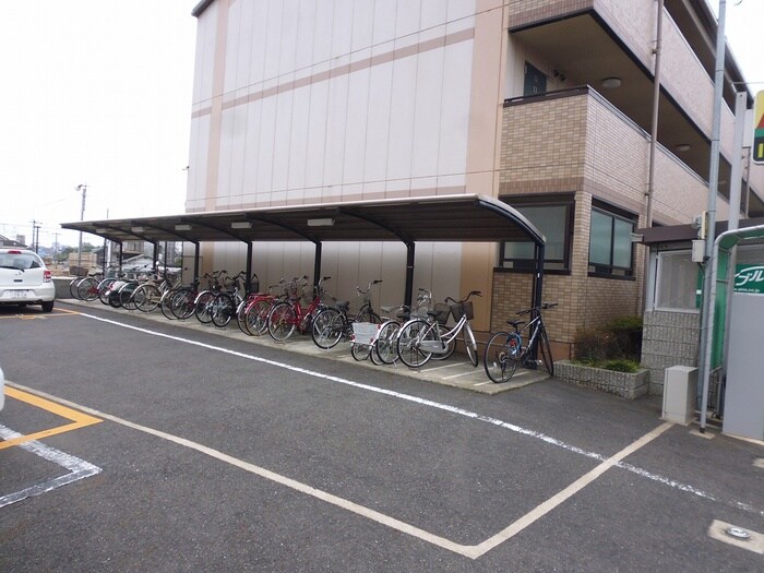 物件外観写真4　(駐輪場)