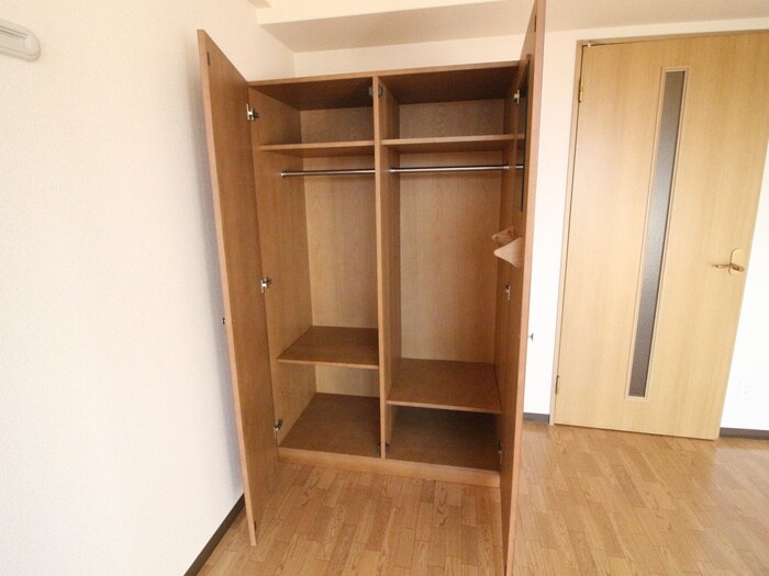 物件内観写真15　(収納)