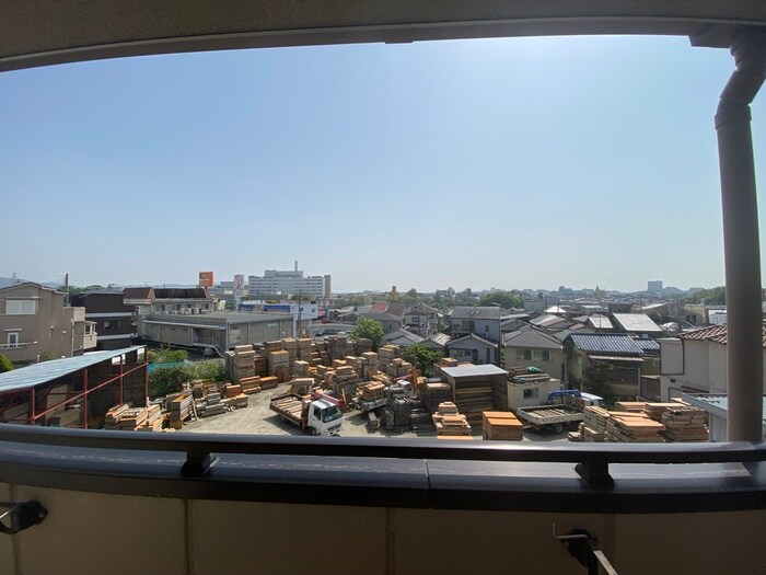 物件内観写真17　(室内からの展望)