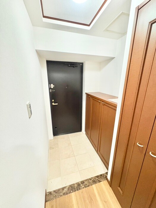 物件内観写真7　(玄関)