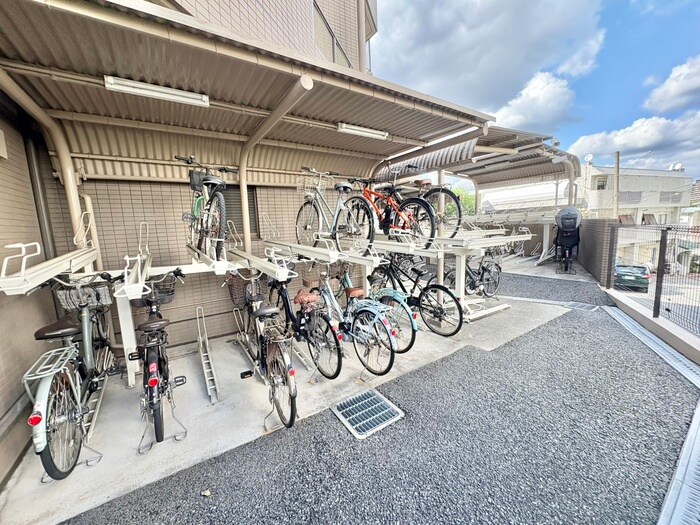 物件外観写真5　(駐輪場)