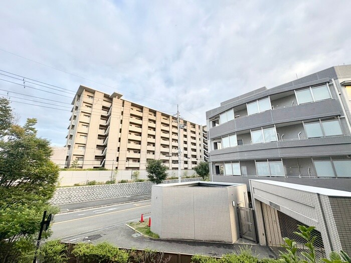 物件内観写真16　(室内からの展望)