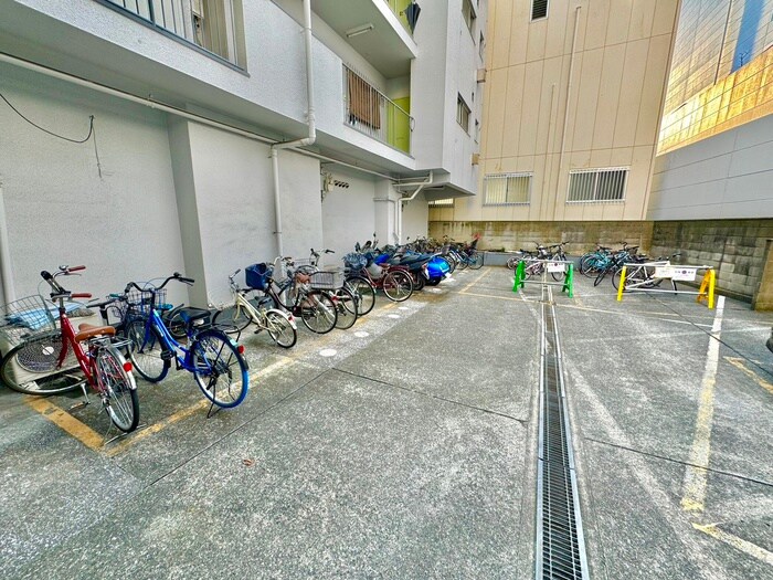 物件外観写真5　(駐輪場)