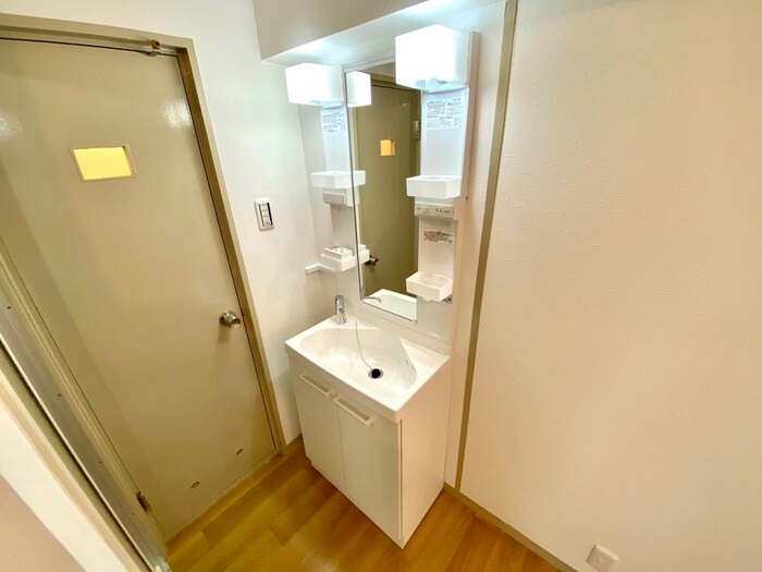 物件内観写真11　(洗面)