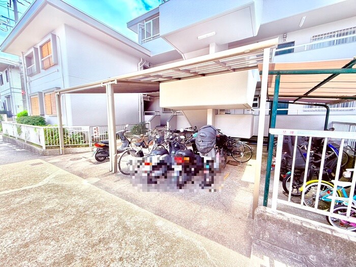 物件外観写真5　(駐輪場)