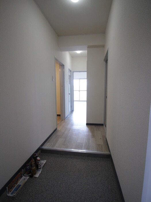 物件内観写真17　(玄関)