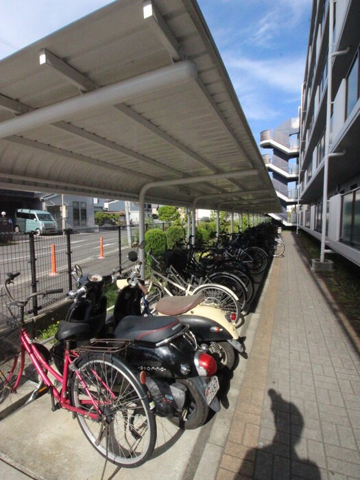 物件外観写真5　(駐輪場)